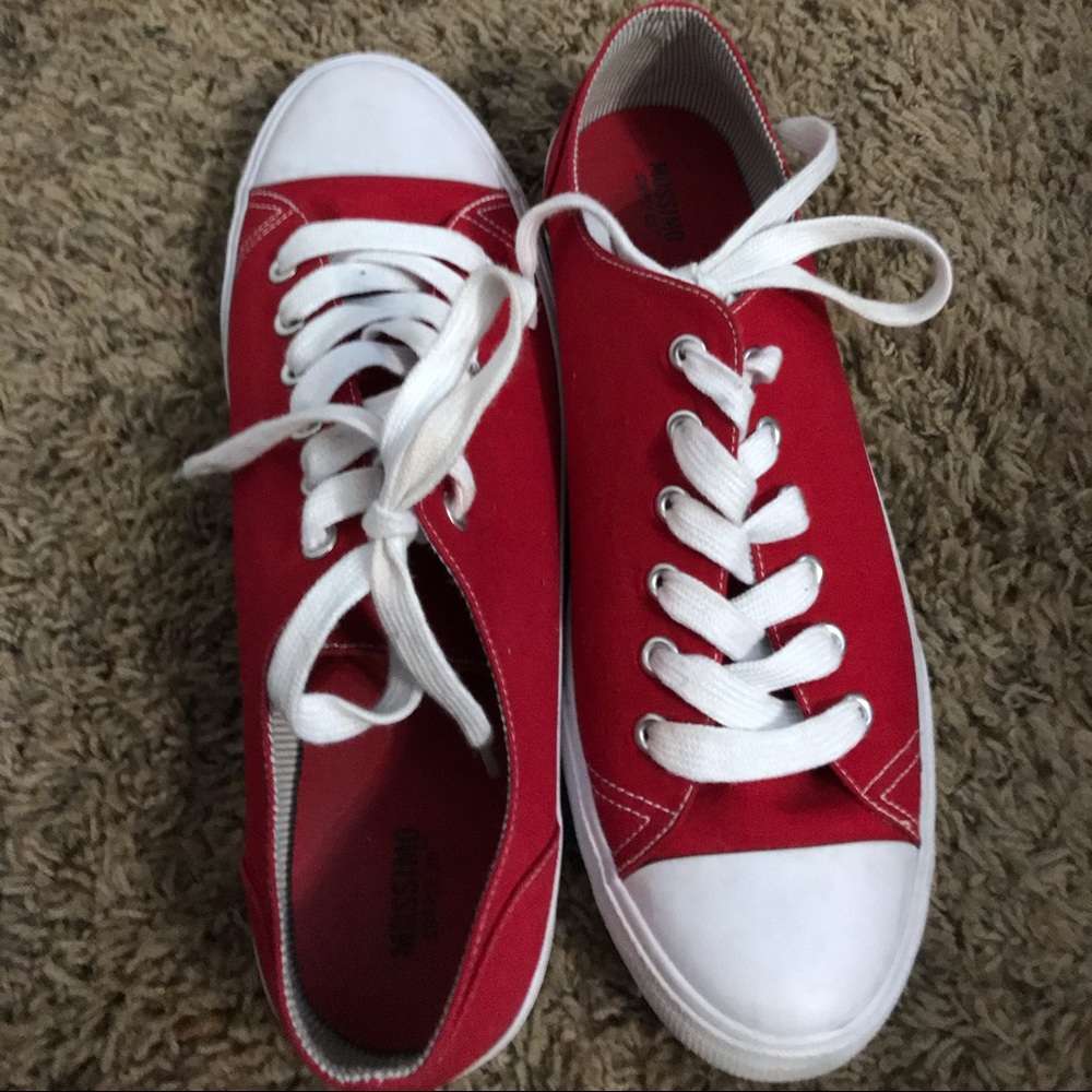 Women’s 10 Mossimo Red Sneakers